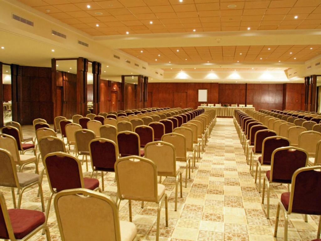 โรงแรมเลสโอลิเวีย พาเลซ Sfax ภายนอก รูปภาพ